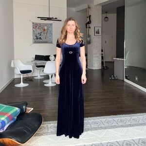 Papell Boutique Evening 90s Elegant Velvet Evening Gown in Navy Blue, size 4